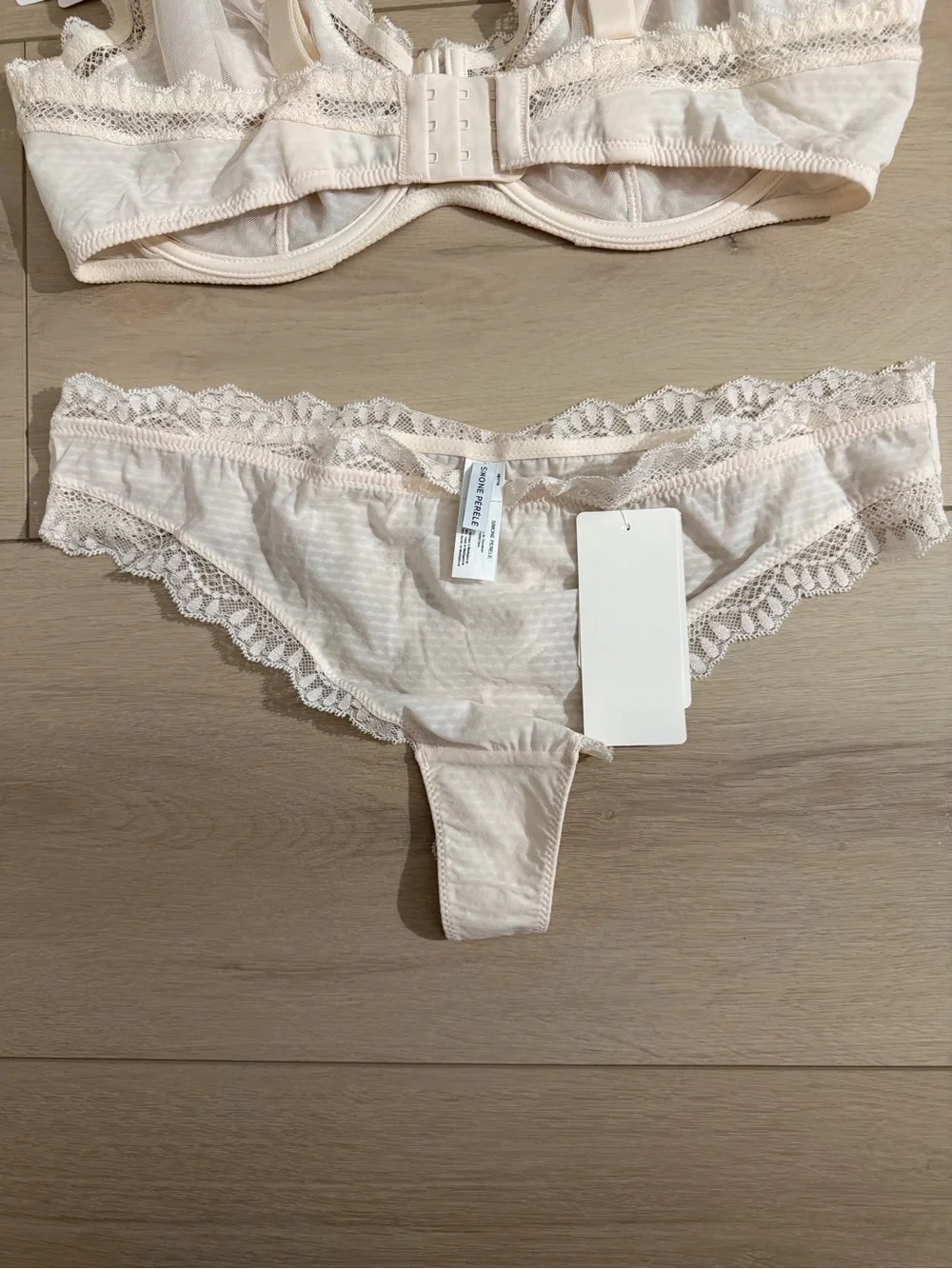 Simone Perele Underwire Plunge Candide 36E matching thong